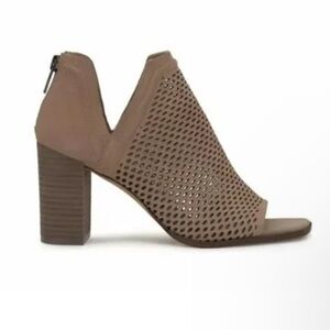 $45 New! VINCE CAMUTO Women's Katnina Perforated Leather Ankle Bootie Brown